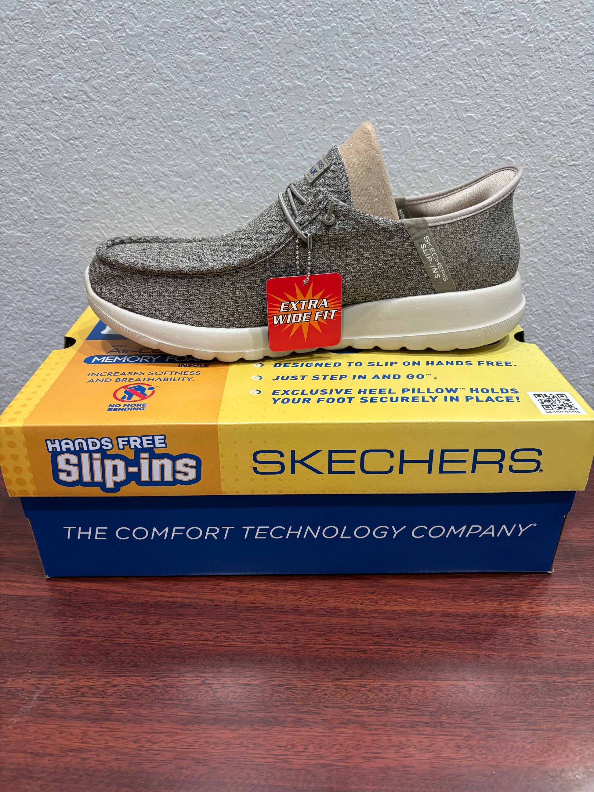 Skechers Go Walk Max Extra Wide Fit