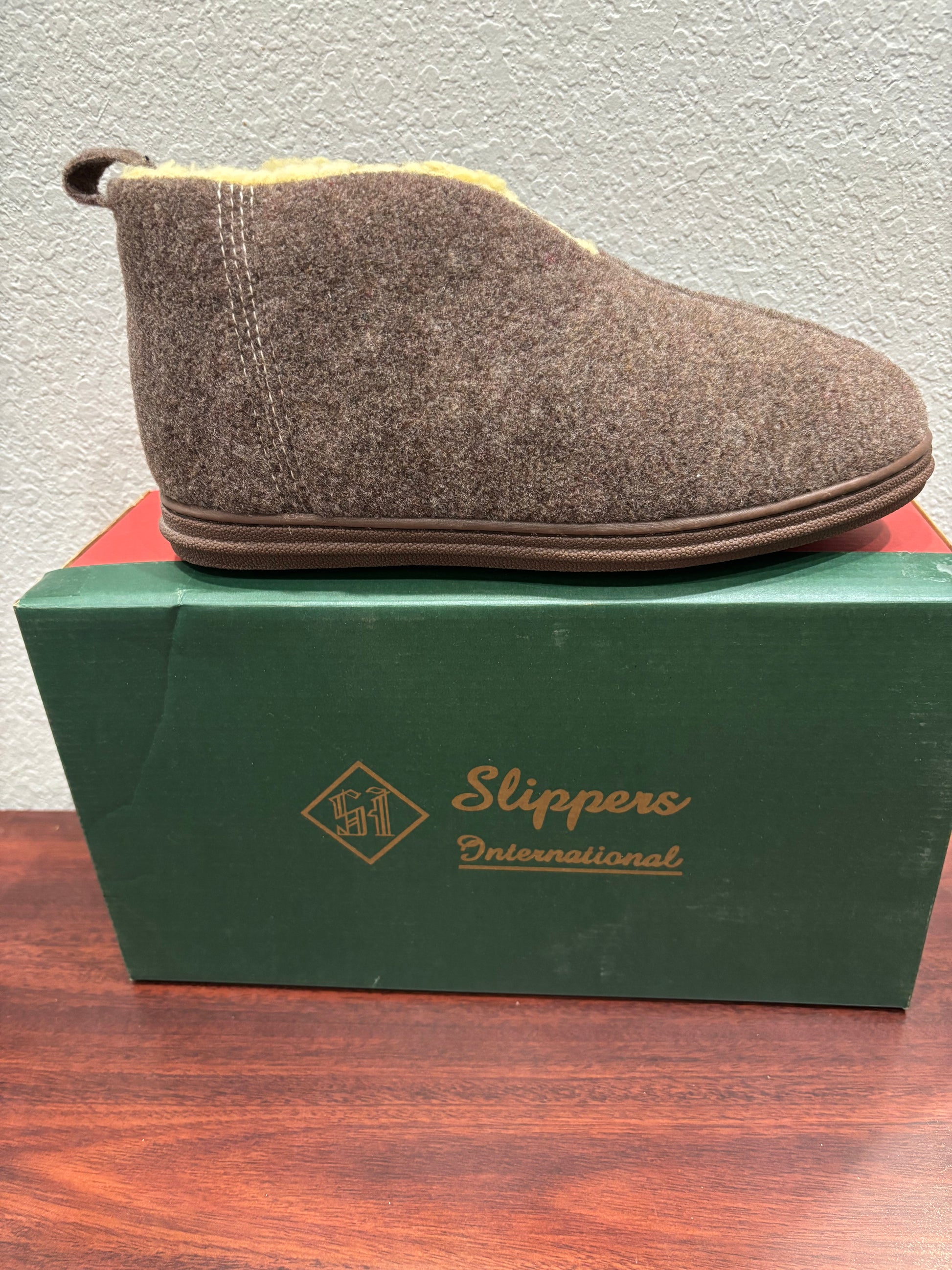 Slippers International Brown 500P