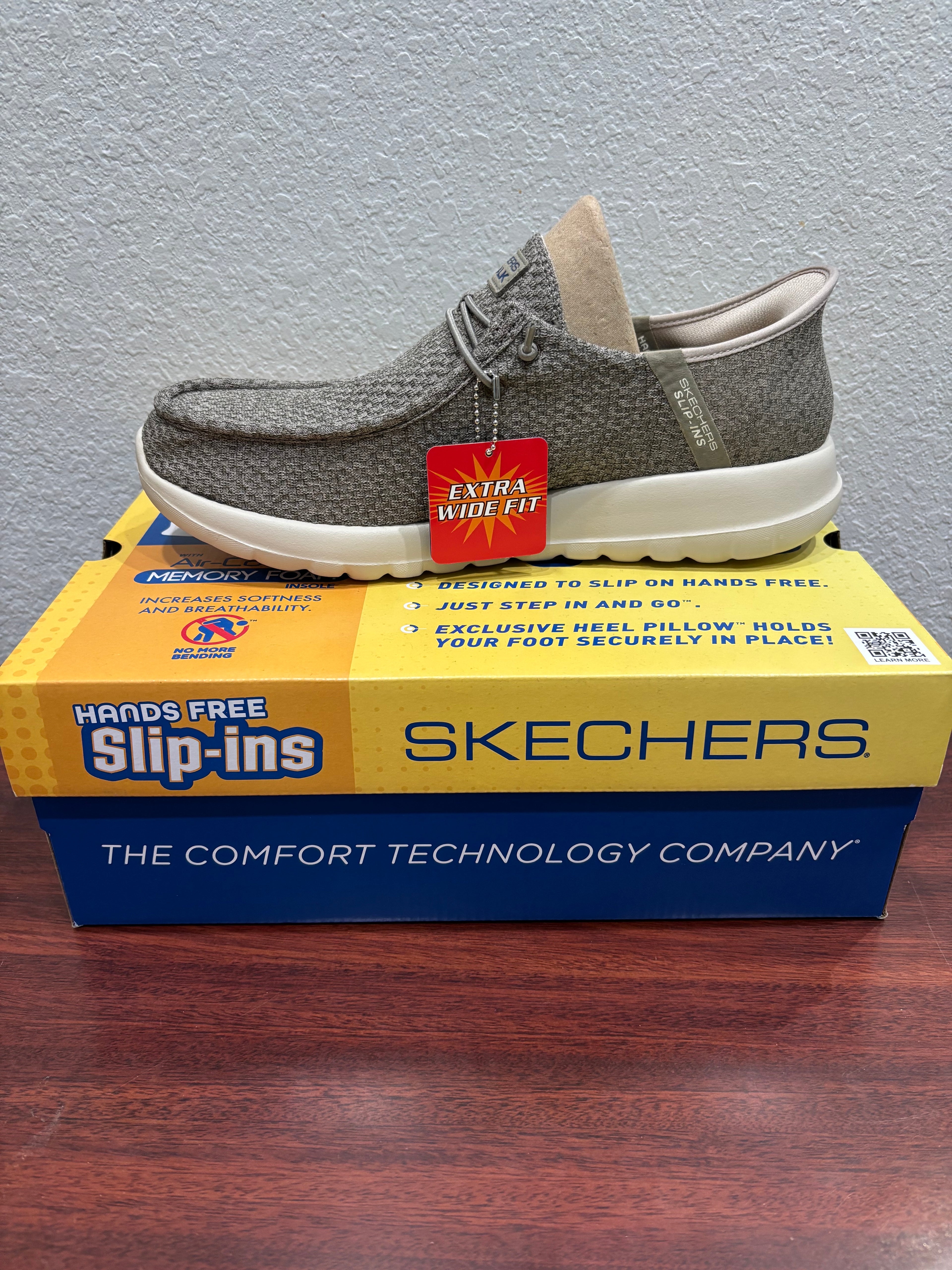 Skechers Go Walk Max Extra Wide Fit